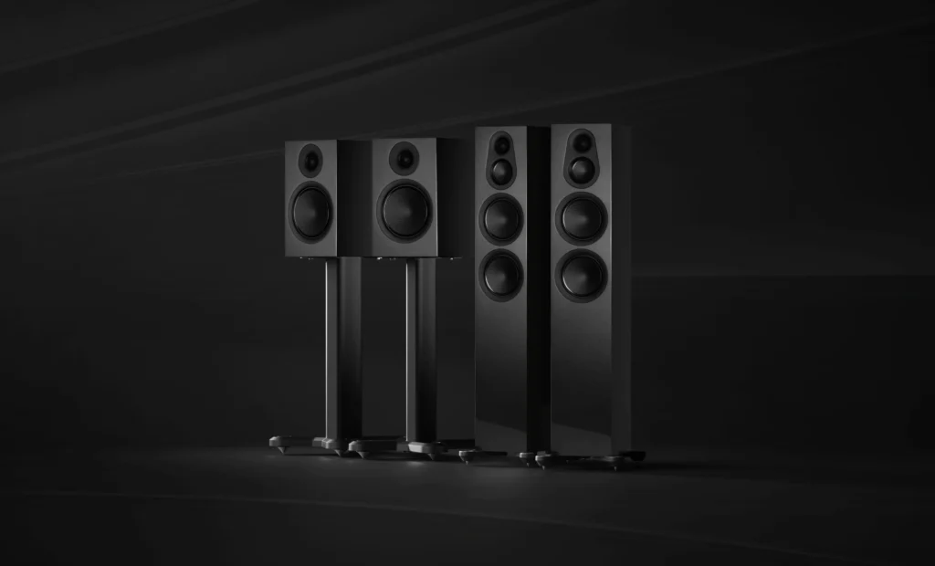 Monitor audio silver Gruppe limited edition metallic black als paar von vorne